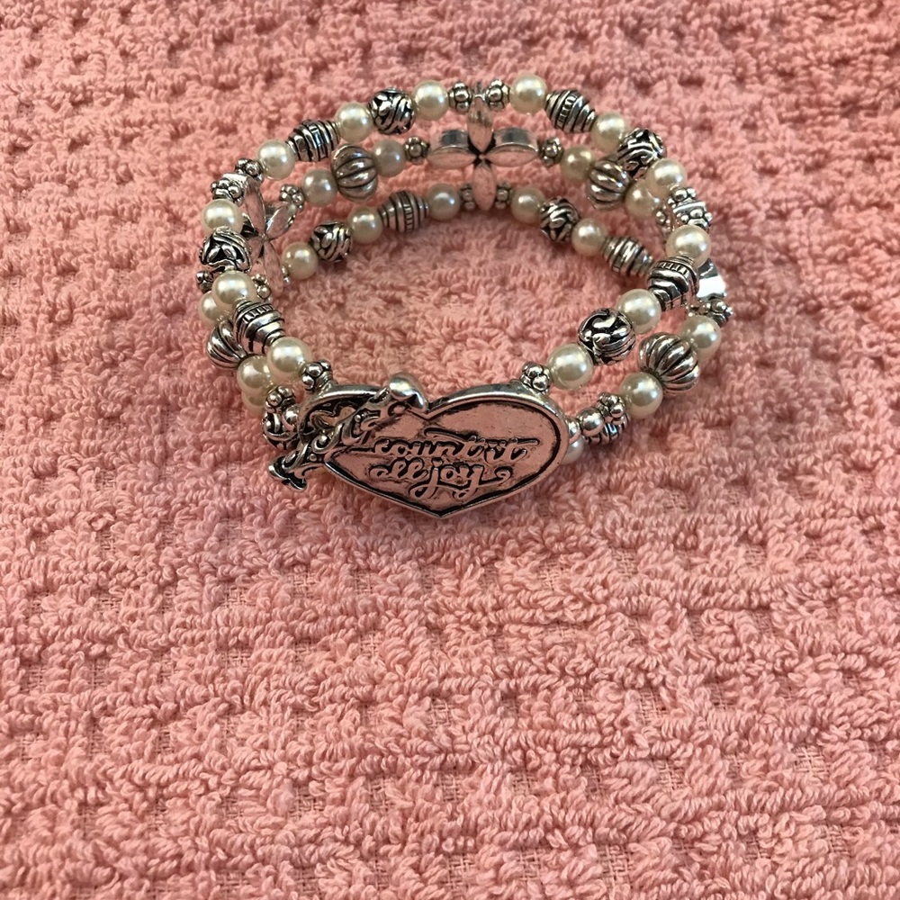 Premier Designs Pearl accent stretch bracelet